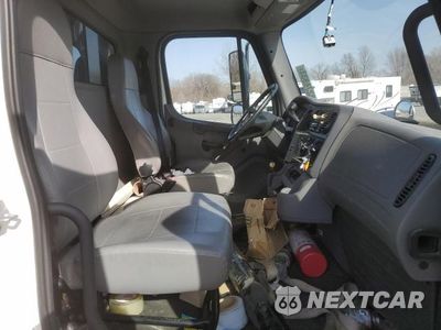 Piąte zdjęcie samochodu w środku: 2021 FREIGHTLINER M2 106 MEDIUM DUTY VIN:3ALACWFC2MDMJ8612 - miniatura