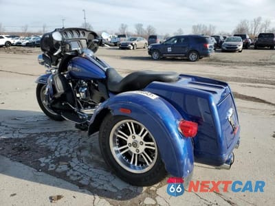 Trzecie zdjęcie samochodu z tyłu: 2017 HARLEY-DAVIDSON FLHTCUTG TRI GLIDE ULTRA VIN:1HD1MAD18HB858557 - miniatura