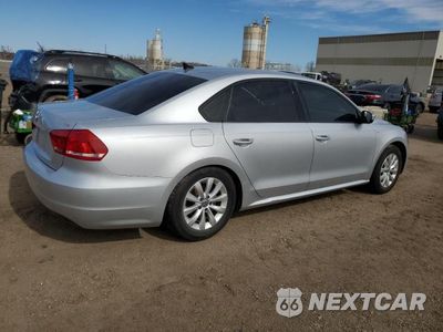 Trzecie zdjęcie samochodu z tyłu: 2014 VOLKSWAGEN PASSAT S VIN:1VWAT7A32EC084273 - miniatura
