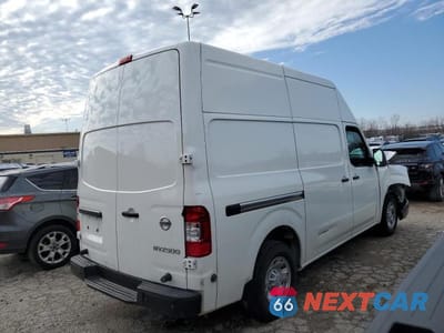 Trzecie zdjęcie samochodu z tyłu: 2020 NISSAN NV 2500 S VIN:1N6BF0LYXLN810670 - miniatura