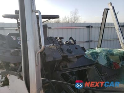 Zdjęcie 8 z 12 samochodu: 1999 FREIGHTLINER CHASSIS M LINE WALK-IN VAN VIN:4UZA4FF45XCA49837 - miniatura