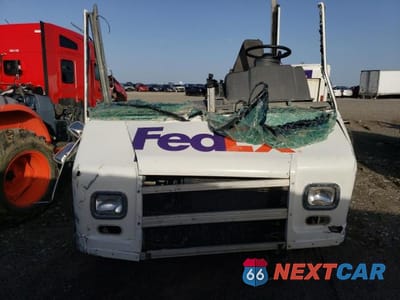 Piąte zdjęcie samochodu w środku: 1999 FREIGHTLINER CHASSIS M LINE WALK-IN VAN VIN:4UZA4FF45XCA49837 - miniatura
