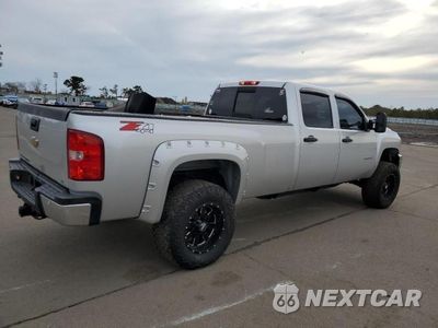 Trzecie zdjęcie samochodu z tyłu: 2011 CHEVROLET SILVERADO K3500 LT VIN:1GC4K0C84BF140372 - miniatura