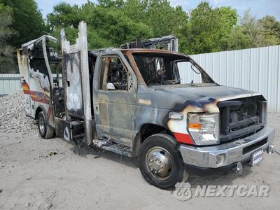 Czwarte zdjęcie samochodu z boku: 2019 FORD ECONOLINE E450 SUPER DUTY CUTAWAY VAN VIN:1FDXE4FS5KDC36036 - miniatura