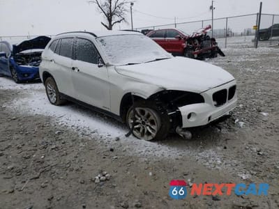 Czwarte zdjęcie samochodu z boku: 2015 BMW X1 XDRIVE28I VIN:WBAVL1C55FVY26796 - miniatura