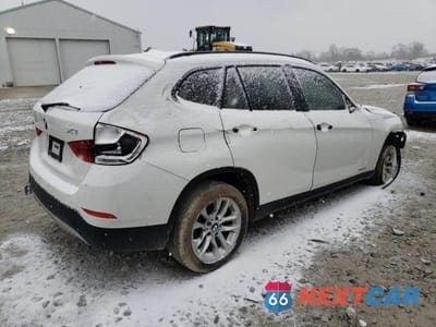 Trzecie zdjęcie samochodu z tyłu: 2015 BMW X1 XDRIVE28I VIN:WBAVL1C55FVY26796 - miniatura