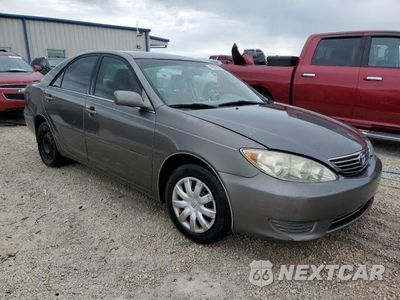 Czwarte zdjęcie samochodu z boku: 2005 TOYOTA CAMRY LE VIN:4T1BE32K55U544211 - miniatura