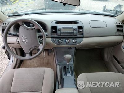 Zdjęcie 8 z 13 samochodu: 2005 TOYOTA CAMRY LE VIN:4T1BE32K55U544211 - miniatura