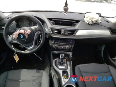 Zdjęcie 8 z 12 samochodu: 2015 BMW X1 XDRIVE28I VIN:WBAVL1C55FVY26796 - miniatura
