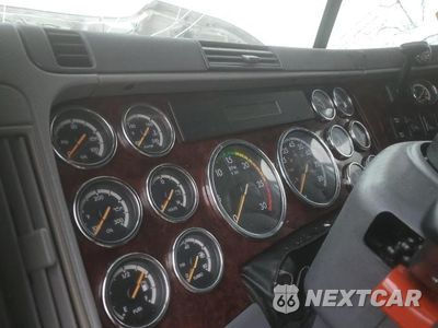 Zdjęcie 8 z 10 samochodu: 2020 FREIGHTLINER CONVENTIONAL CORONADO 132 VIN:3ALXFB008LDLR9846 - miniatura