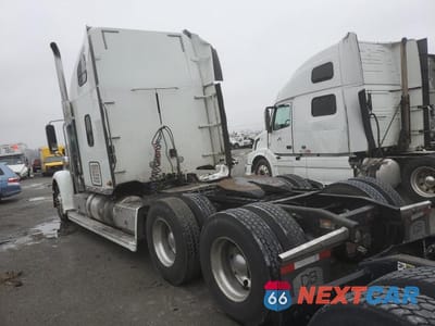 Trzecie zdjęcie samochodu z tyłu: 2020 FREIGHTLINER CONVENTIONAL CORONADO 132 VIN:3ALXFB008LDLR9846 - miniatura
