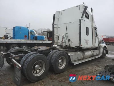 Czwarte zdjęcie samochodu z boku: 2020 FREIGHTLINER CONVENTIONAL CORONADO 132 VIN:3ALXFB008LDLR9846 - miniatura
