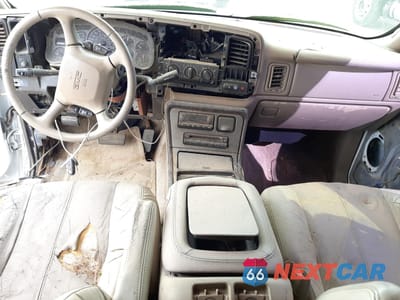 Zdjęcie 8 z 13 samochodu: 2001 GMC DENALI XL K1500 VIN:1GKFK66U41J294603 - miniatura