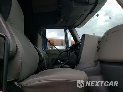 Piąte zdjęcie samochodu w środku: 2015 INTERNATIONAL PROSTAR VIN:3HSDJAPR8FN596555 - miniatura