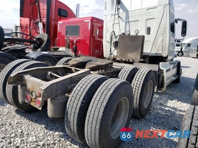 Czwarte zdjęcie samochodu z boku: 2013 INTERNATIONAL PROSTAR VIN:1HSDHSJR9DJ337566 - miniatura