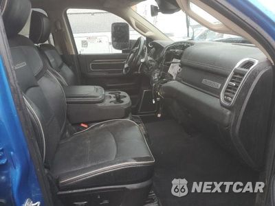 Piąte zdjęcie samochodu w środku: 2020 RAM 3500 LARAMIE VIN:3C63R3ML3LG144917 - miniatura