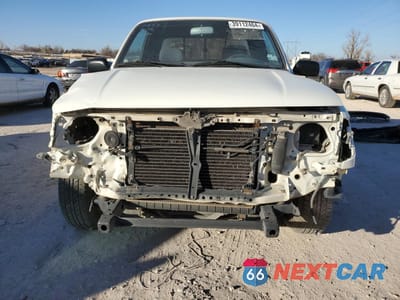 Piąte zdjęcie samochodu w środku: 1998 TOYOTA TACOMA XTRACAB VIN:4TAVL52N6WZ009286 - miniatura