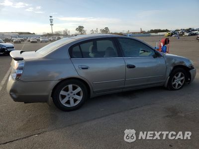 Trzecie zdjęcie samochodu z tyłu: 2004 NISSAN ALTIMA BASE VIN:1N4AL11E74C134445 - miniatura