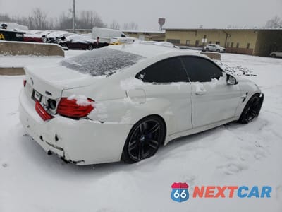 Trzecie zdjęcie samochodu z tyłu: 2016 BMW M4 VIN:WBS3R9C56GK335608 - miniatura