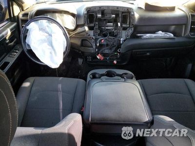 Zdjęcie 8 z 12 samochodu: 2021 RAM 2500 TRADESMAN VIN:3C6UR5CL6MG695832 - miniatura