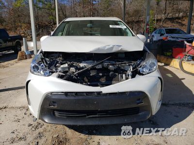 Piąte zdjęcie samochodu w środku: 2015 TOYOTA PRIUS V VIN:JTDZN3EU7FJ038849 - miniatura