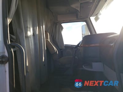 Zdjęcie 9 z 20 samochodu: 2004 VOLVO VN VNL VIN:4V4NC9TH14N353332 - miniatura