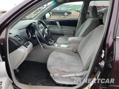 Zdjęcie 7 z 16 samochodu: 2011 TOYOTA HIGHLANDER BASE VIN:5TDBK3EH9BS077081 - miniatura
