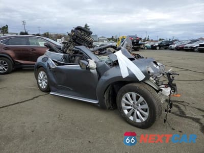 Czwarte zdjęcie samochodu z boku: 2018 VOLKSWAGEN BEETLE S VIN:3VW5DAATXJM515575 - miniatura