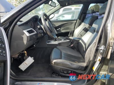 Zdjęcie 7 z 12 samochodu: 2006 BMW M5 VIN:WBSNB93536B583505 - miniatura