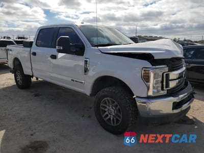 Czwarte zdjęcie samochodu z boku: 2018 FORD F250 SUPER DUTY VIN:1FT7W2BT5JEB30781 - miniatura
