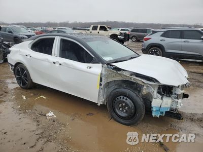 Czwarte zdjęcie samochodu z boku: 2019 TOYOTA CAMRY XSE VIN:4T1B61HK8KU290479 - miniatura