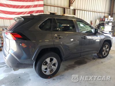 Trzecie zdjęcie samochodu z tyłu: 2023 TOYOTA RAV4 XLE VIN:2T3P1RFV3PW386826 - miniatura