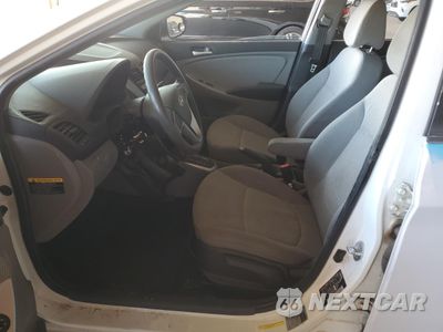 Zdjęcie 7 z 12 samochodu: 2014 HYUNDAI ACCENT GLS VIN:KMHCT5AE6EU141663 - miniatura
