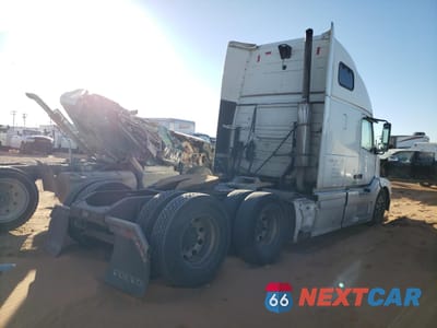 Zdjęcie 7 z 20 samochodu: 2004 VOLVO VN VNL VIN:4V4NC9TH14N353332 - miniatura