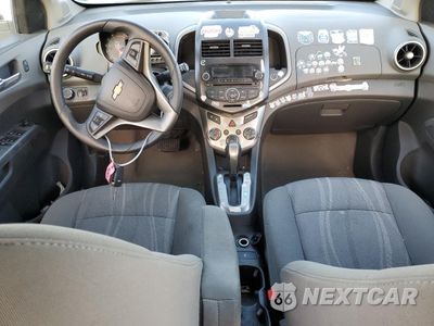 Zdjęcie 8 z 12 samochodu: 2014 CHEVROLET SONIC LT VIN:1G1JC6SH0E4218983 - miniatura