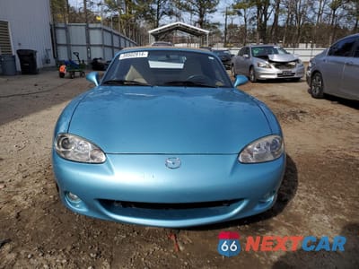 Piąte zdjęcie samochodu w środku: 2002 MAZDA MX-5 MIATA BASE VIN:JM1NB353920221667 - miniatura