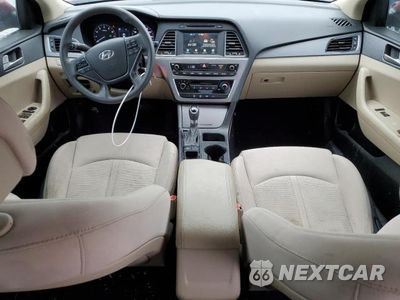 Zdjęcie 8 z 12 samochodu: 2017 HYUNDAI SONATA SE VIN:5NPE24AF7HH517577 - miniatura
