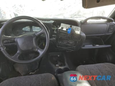 Zdjęcie 8 z 12 samochodu: 2002 CHEVROLET S TRUCK S10 VIN:1GCDT13W52K168237 - miniatura