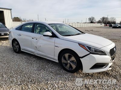 Czwarte zdjęcie samochodu z boku: 2017 HYUNDAI SONATA HYBRID VIN:KMHE34L1XHA058269 - miniatura