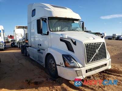 2004 VOLVO VN VNL 4V4NC9TH14N353332 - główne zdjęcie licytacji z USA - miniatura