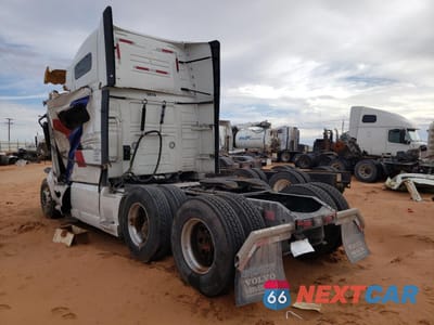 Trzecie zdjęcie samochodu z tyłu: 2022 VOLVO VN VNL VIN:4V4NC9EH4NN293979 - miniatura