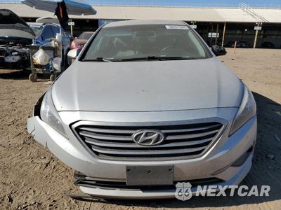 Piąte zdjęcie samochodu w środku: 2017 HYUNDAI SONATA SE VIN:5NPE24AF9HH507181 - miniatura