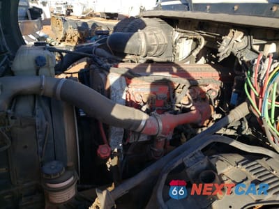 Zdjęcie 13 z 20 samochodu: 2004 VOLVO VN VNL VIN:4V4NC9TH14N353332 - miniatura