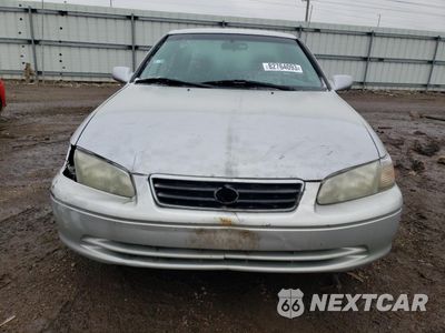 Piąte zdjęcie samochodu w środku: 2000 TOYOTA CAMRY CE VIN:4T1BG22K9YU690460 - miniatura