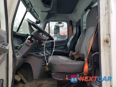 Piąte zdjęcie samochodu w środku: 2007 FREIGHTLINER CONVENTION VIN:1FUJA6CK77LX17689 - miniatura