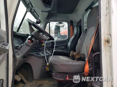Piąte zdjęcie samochodu w środku: 2007 FREIGHTLINER CONVENTION VIN:1FUJA6CK77LX17689 - miniatura
