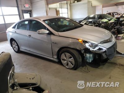 Czwarte zdjęcie samochodu z boku: 2013 HYUNDAI SONATA HYBRID VIN:KMHEC4A48DA083999 - miniatura
