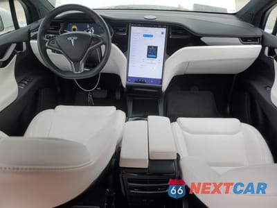 Zdjęcie 8 z 13 samochodu: 2021 TESLA MODEL X VIN:5YJXCBE21MF322567 - miniatura