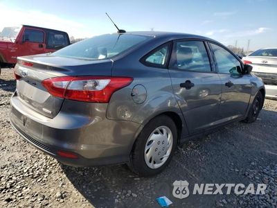Trzecie zdjęcie samochodu z tyłu: 2014 FORD FOCUS S VIN:1FADP3E29EL151746 - miniatura