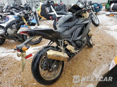 Czwarte zdjęcie samochodu z boku: 2023 YAMAHA YZFR3 A VIN:MH3RH18Y8PK010596 - miniatura